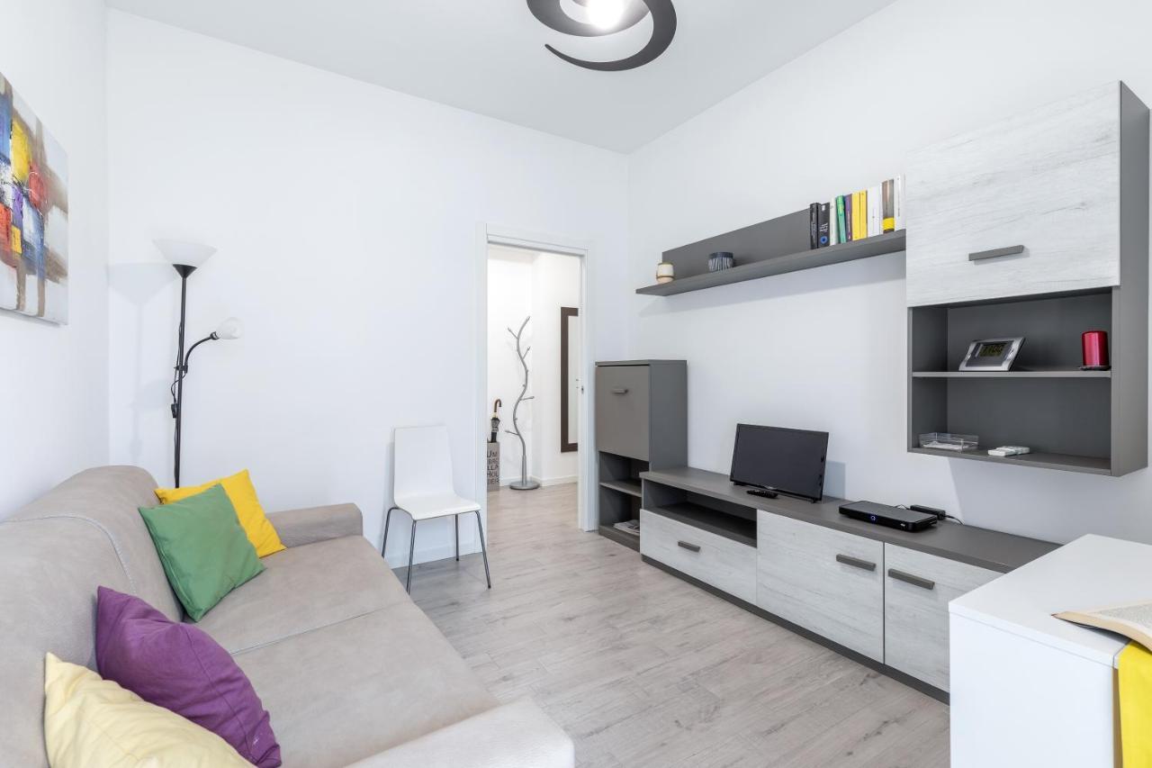 Piazza De Angeli M1 Comfortable Flat With Balcony ミラノ エクステリア 写真