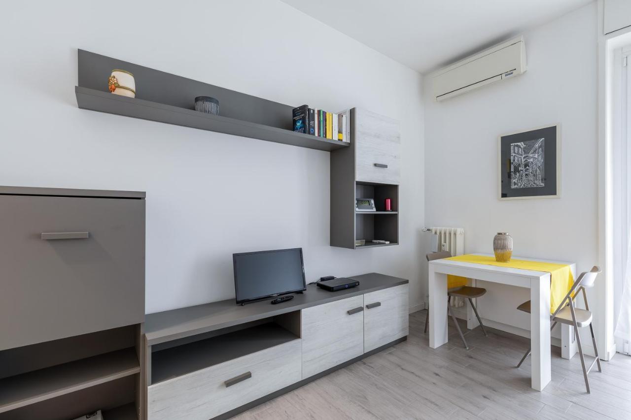 Piazza De Angeli M1 Comfortable Flat With Balcony ミラノ エクステリア 写真