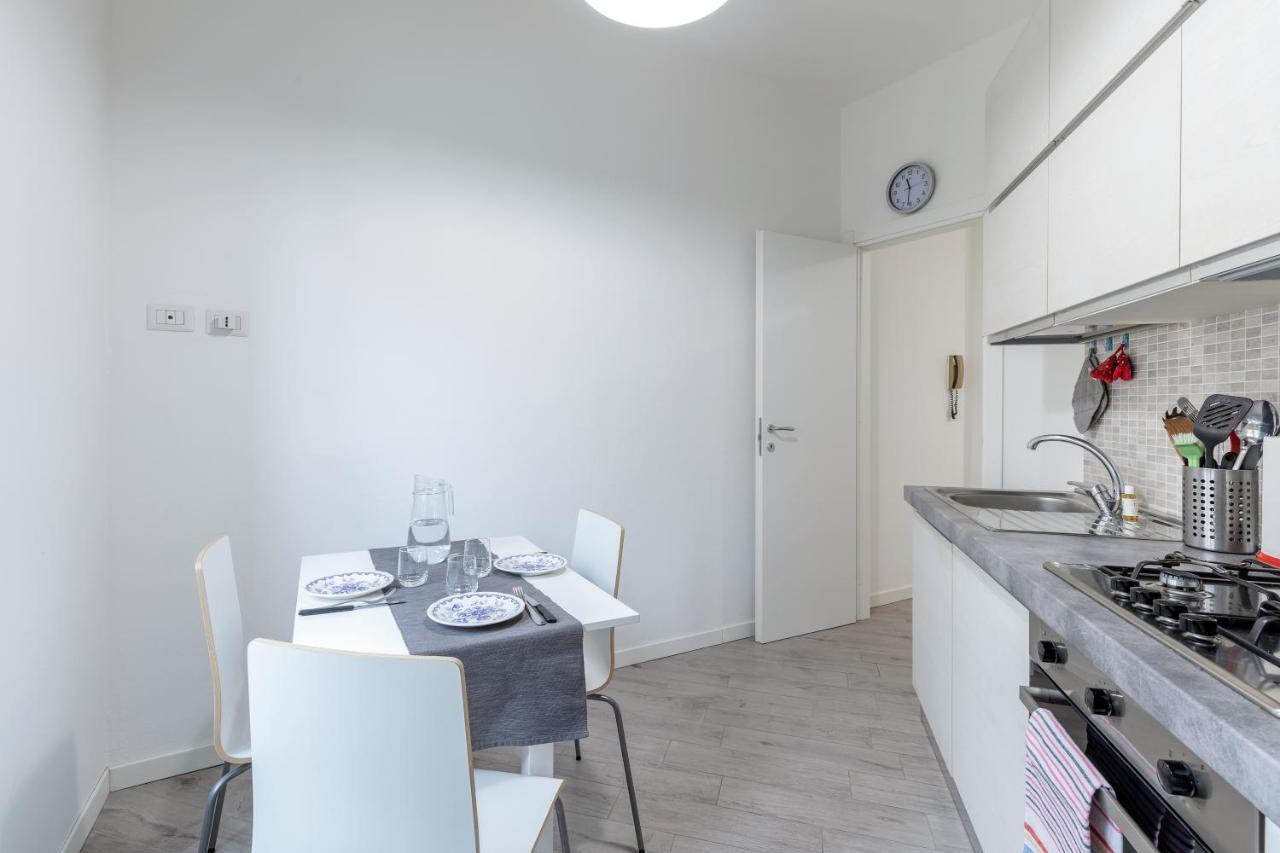 Piazza De Angeli M1 Comfortable Flat With Balcony ミラノ エクステリア 写真